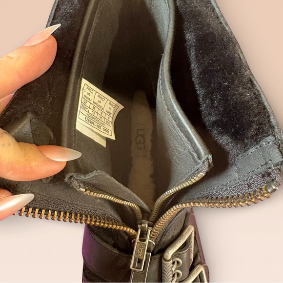 UGG Moto Punk Mini Women Ankle Boots Black Leather & Sheepskin Interior US Sz 8 - Picture 4 of 13